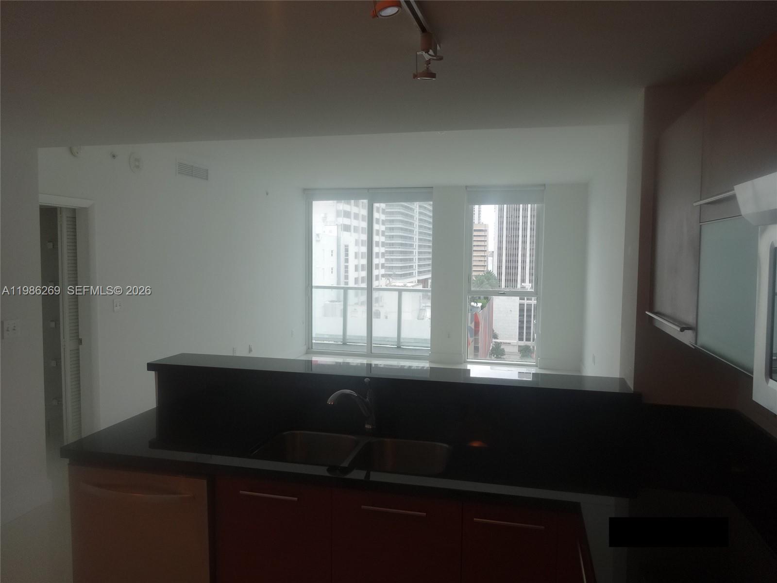 244 Biscayne Bl #1607, Miami FL 33132