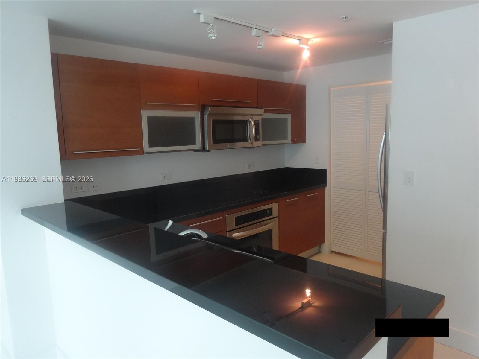 244 Biscayne Bl #1607, Miami FL 33132