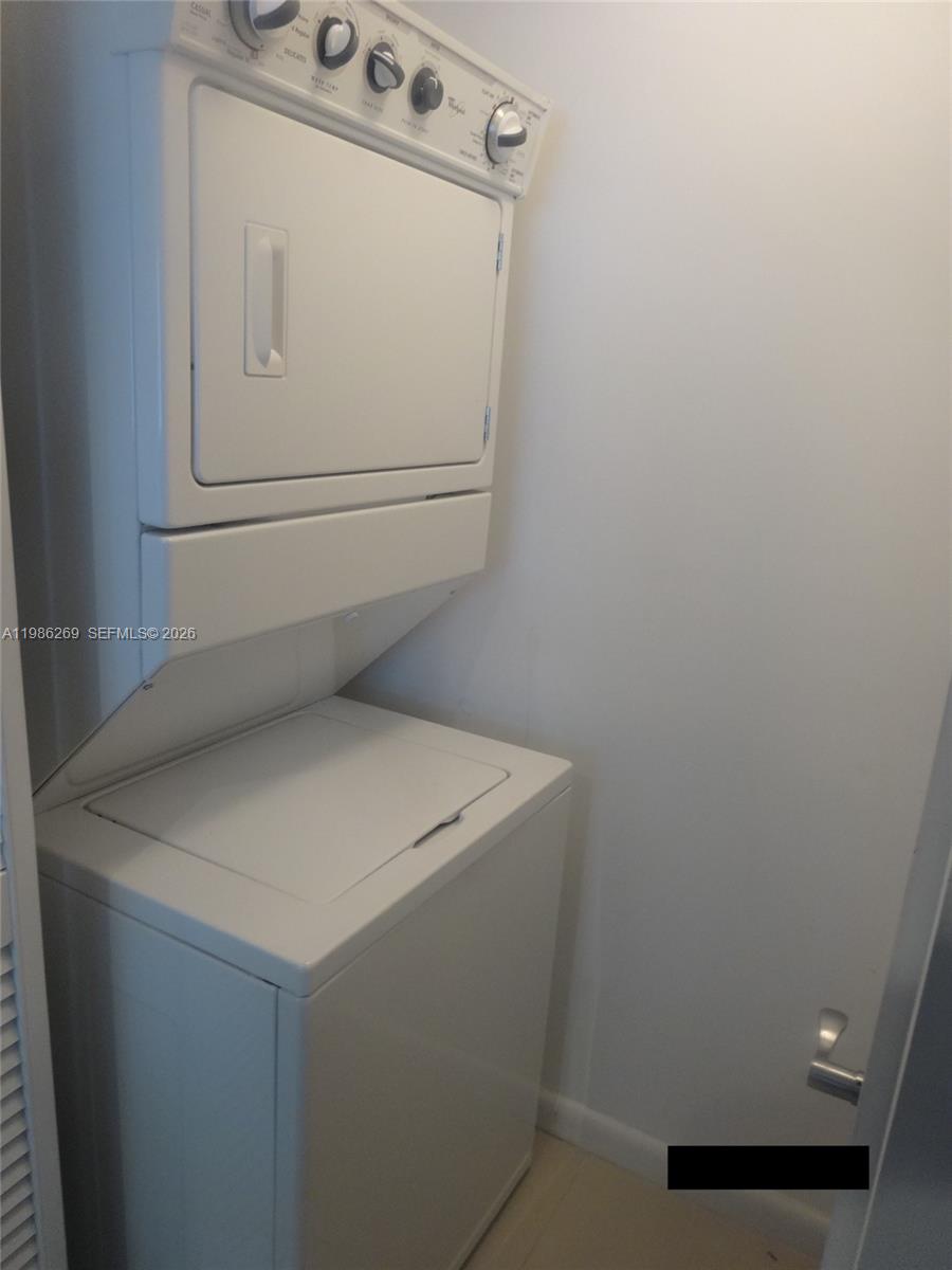 244 Biscayne Bl #1607, Miami FL 33132