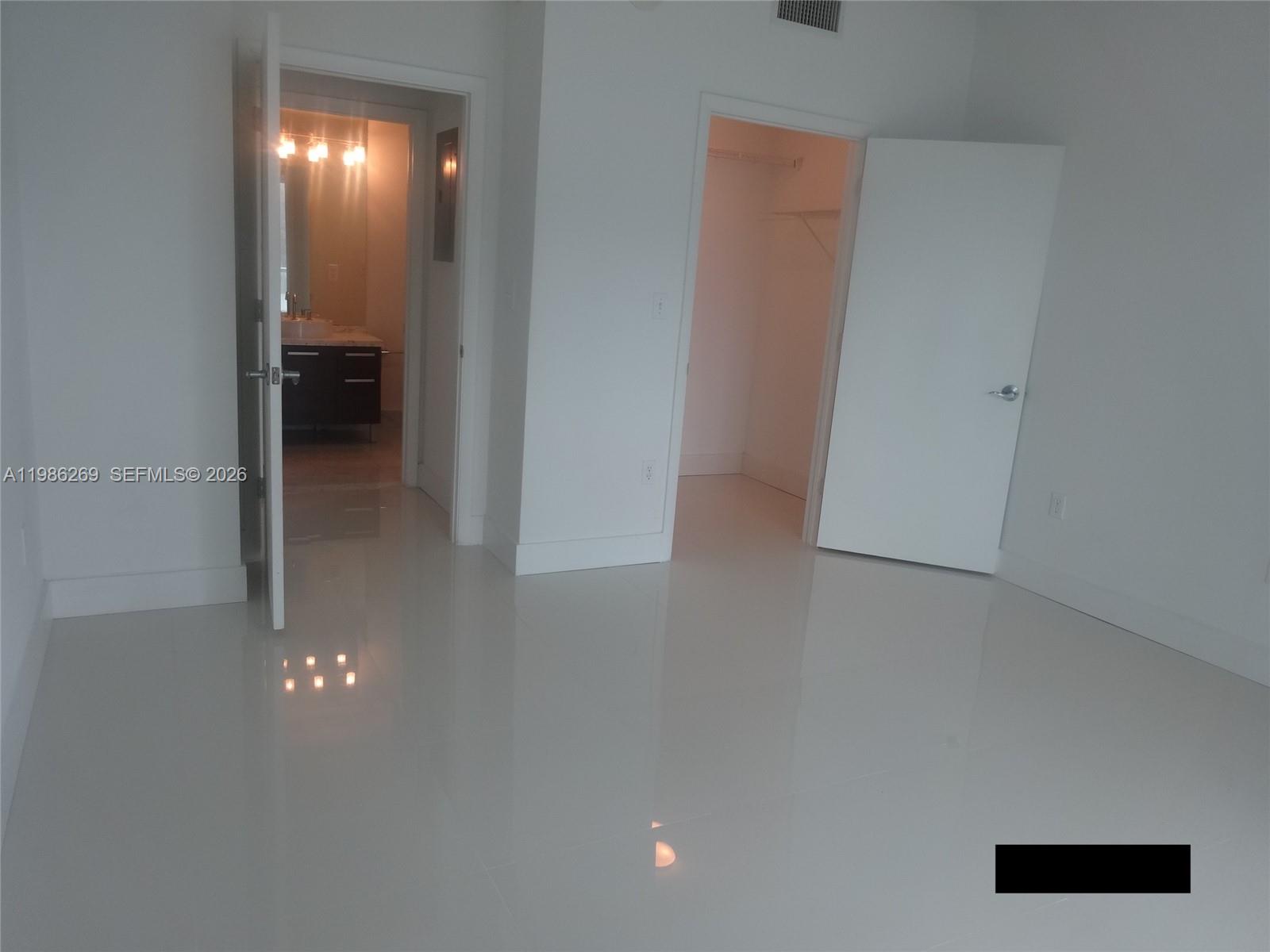 244 Biscayne Bl #1607, Miami FL 33132