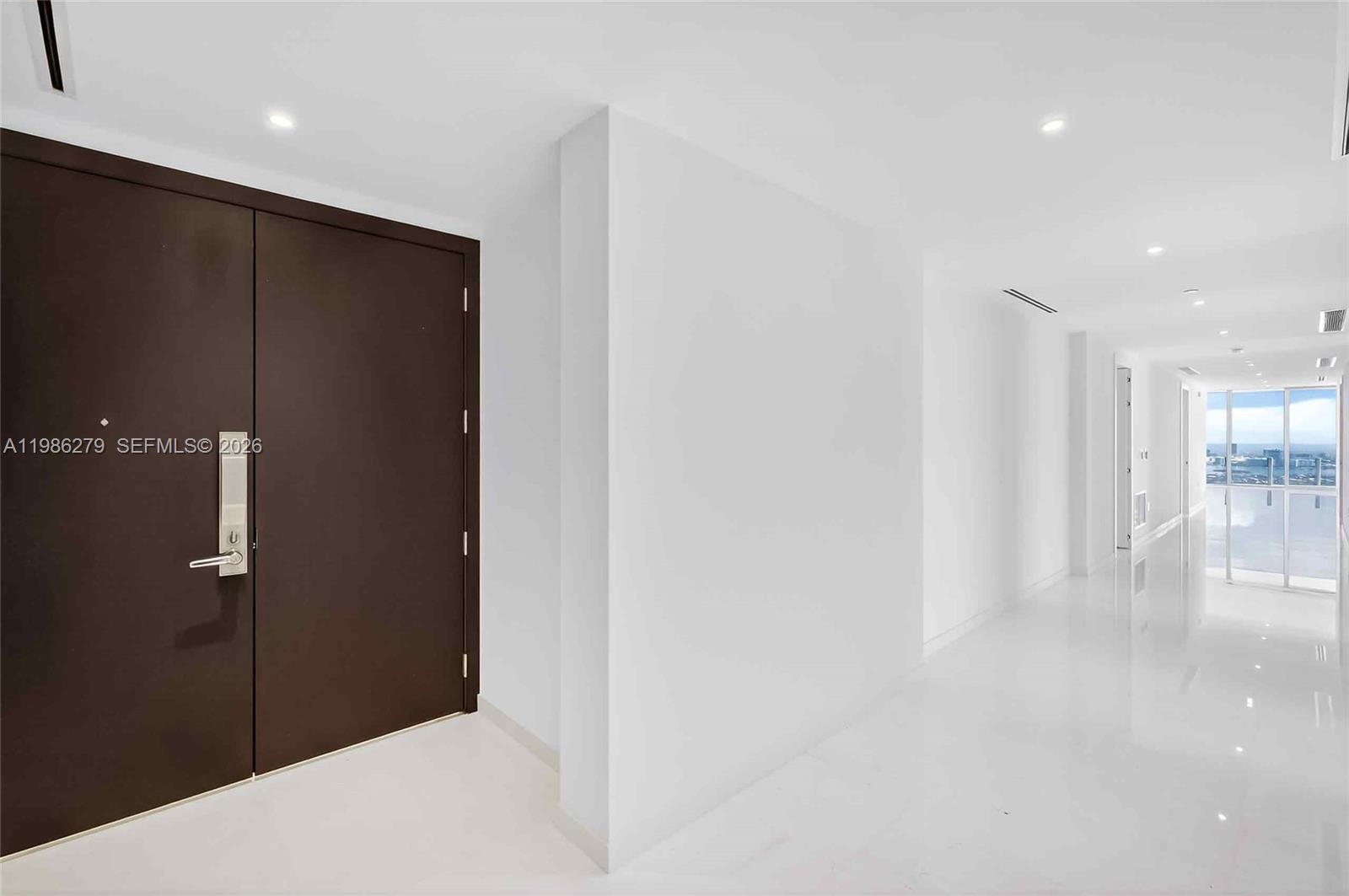 300 Biscayne Blvd Way #4901E, Miami FL 33131