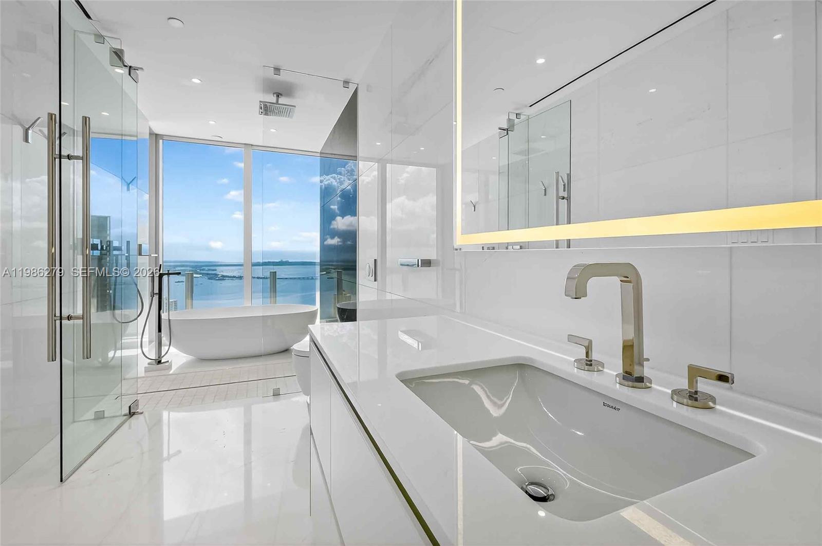 300 Biscayne Blvd Way #4901E, Miami FL 33131