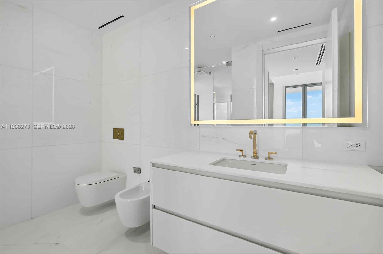 300 Biscayne Blvd Way #4901E, Miami FL 33131