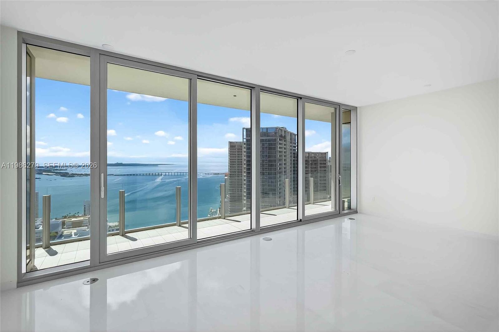 300 Biscayne Blvd Way #4901E, Miami FL 33131
