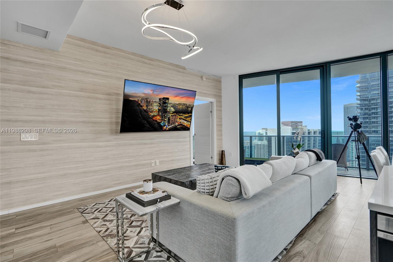 801 S Miami Ave #4901, Miami FL 33130