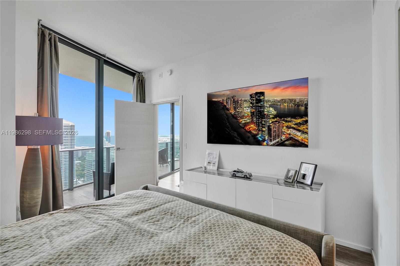 801 S Miami Ave #4901, Miami FL 33130
