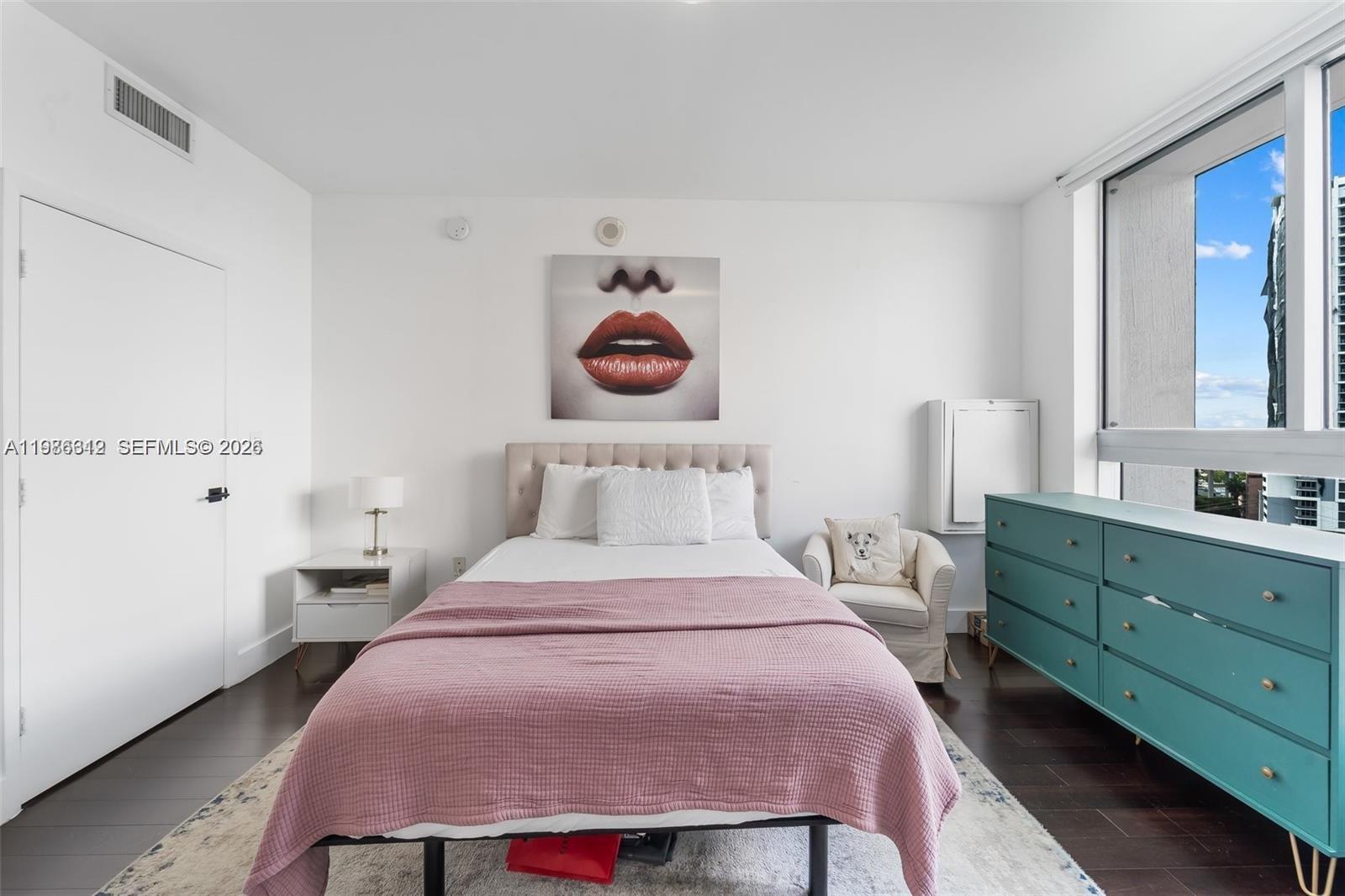 90 SW 3rd St #1406, Miami FL 33130