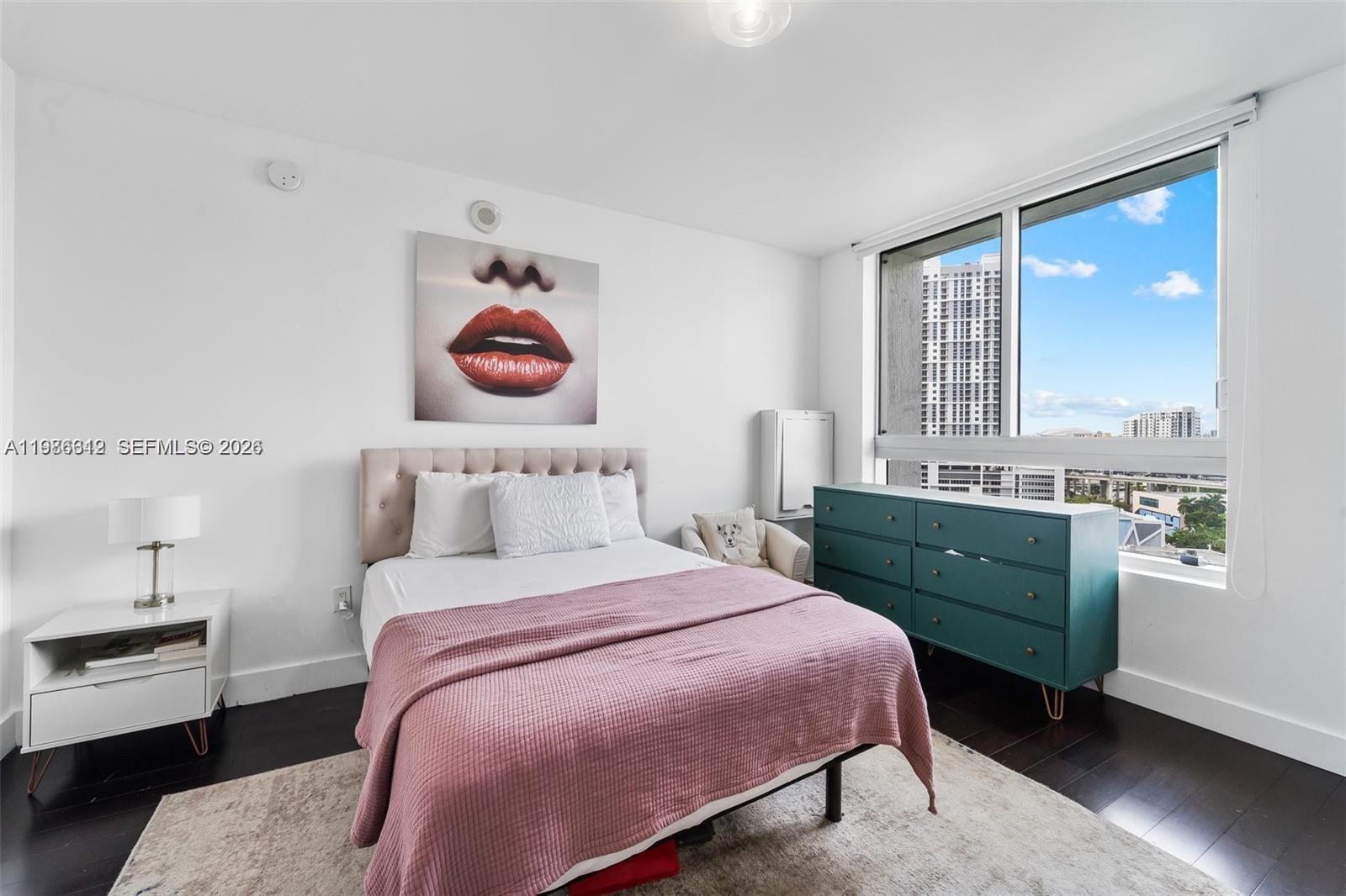 90 SW 3rd St #1406, Miami FL 33130