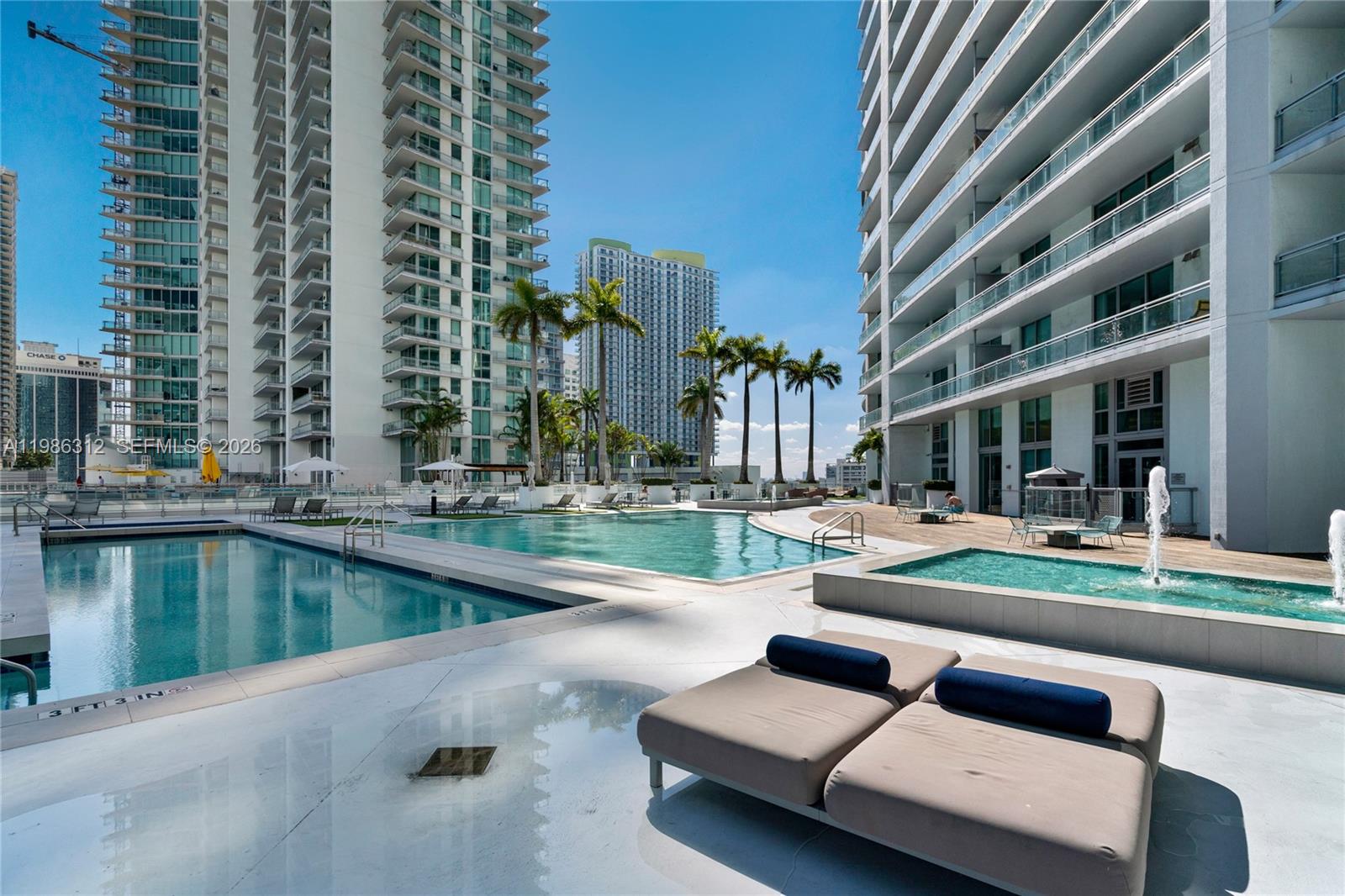 90 SW 3rd St #1406, Miami FL 33130