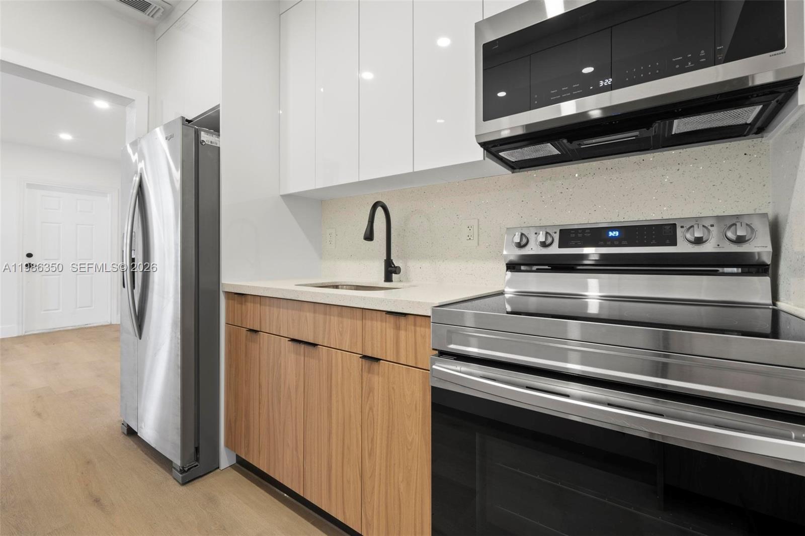 #<MlsListing:0x00007f942eb23fd0>