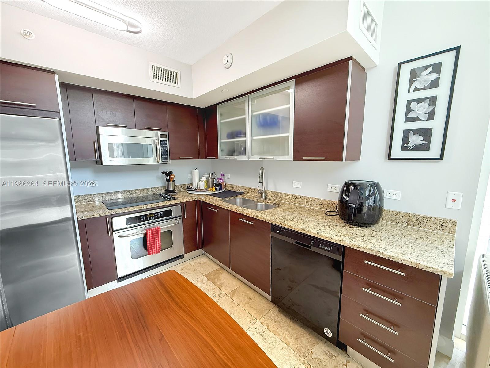 41 SE 5th St #602, Miami FL 33131