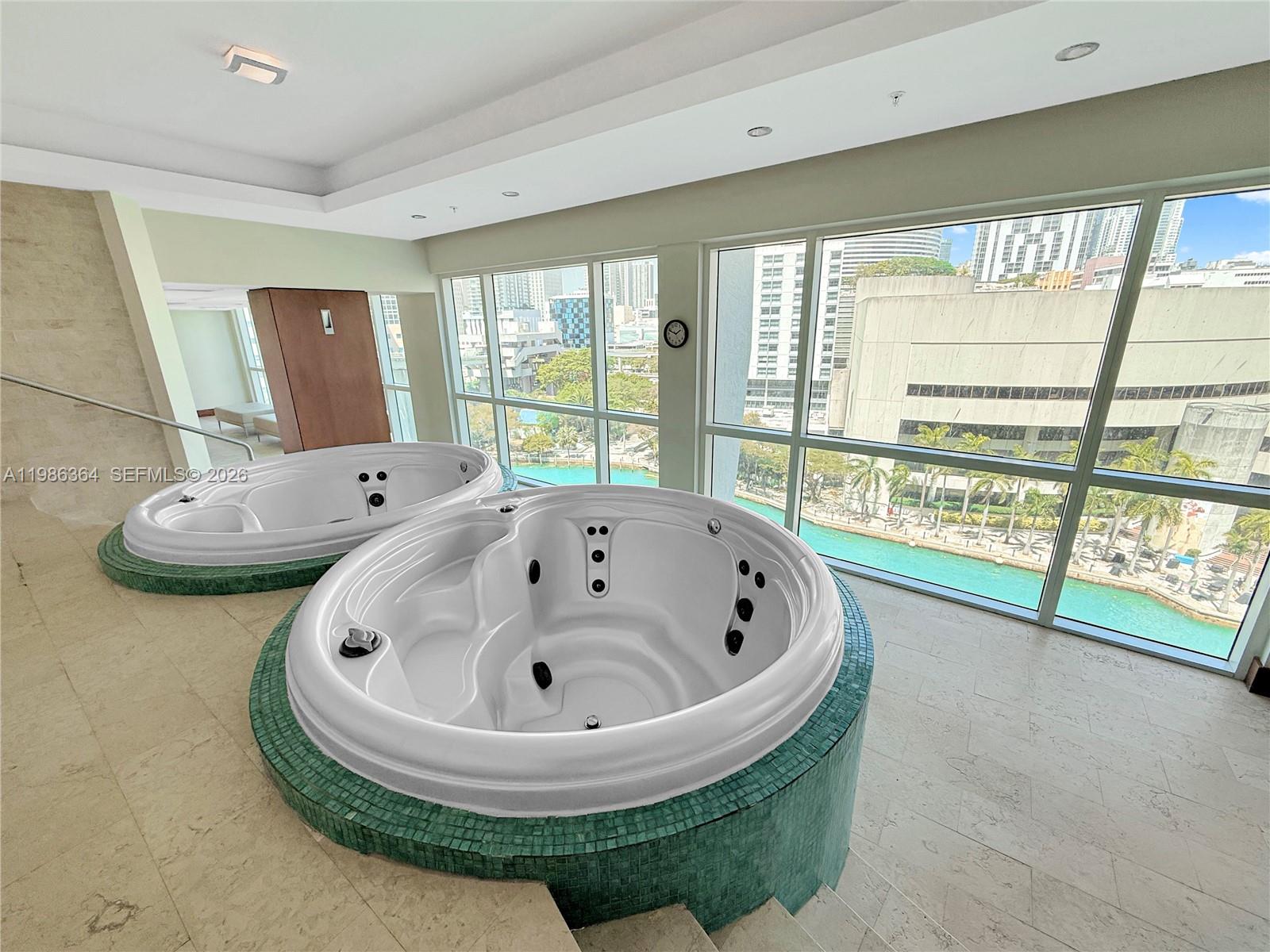 41 SE 5th St #602, Miami FL 33131