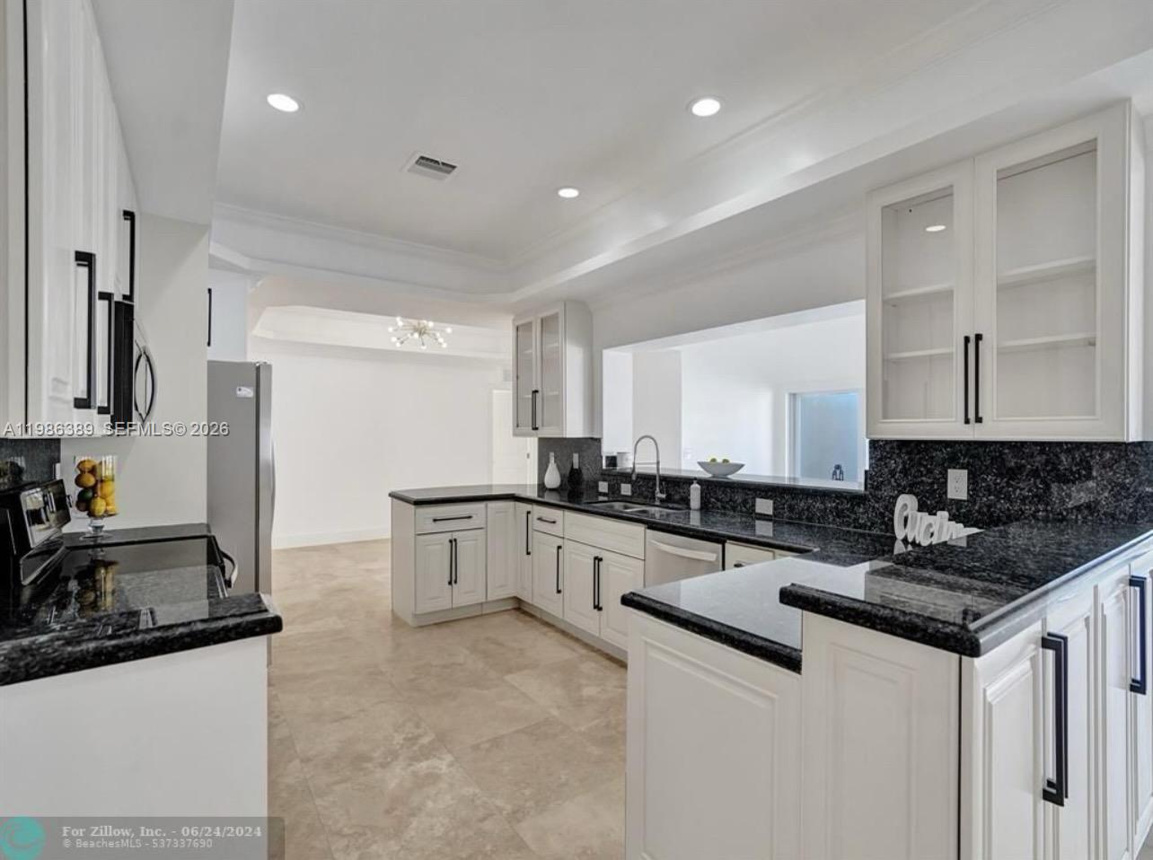 2319 NE 35th Dr, Fort Lauderdale FL 33308