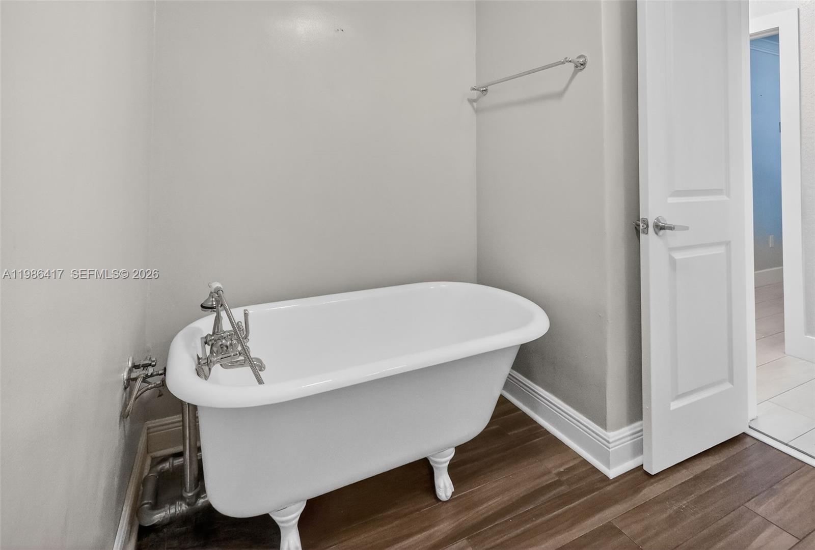 217 SE 5th St, Dania Beach FL 33004