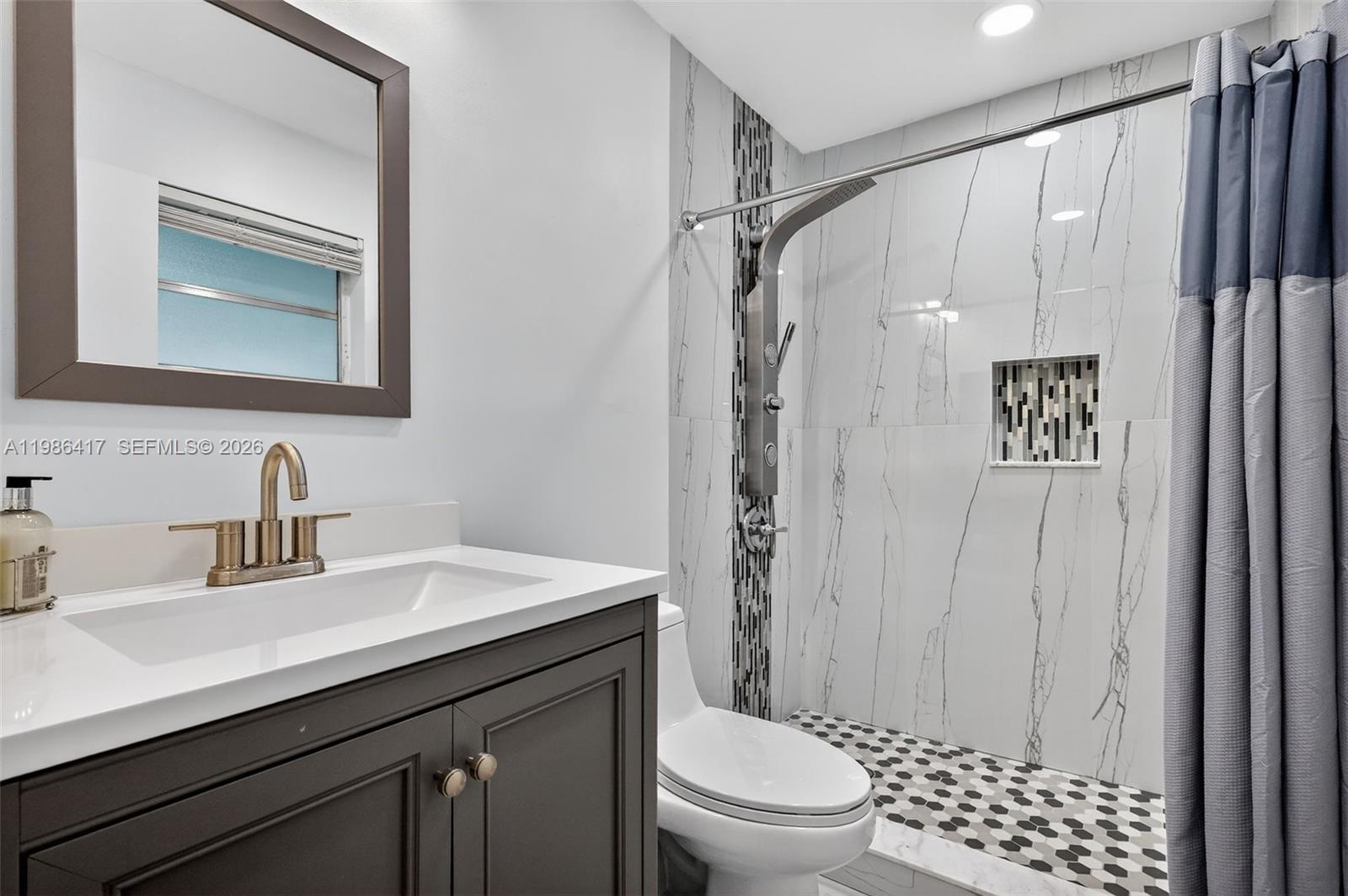 217 SE 5th St, Dania Beach FL 33004