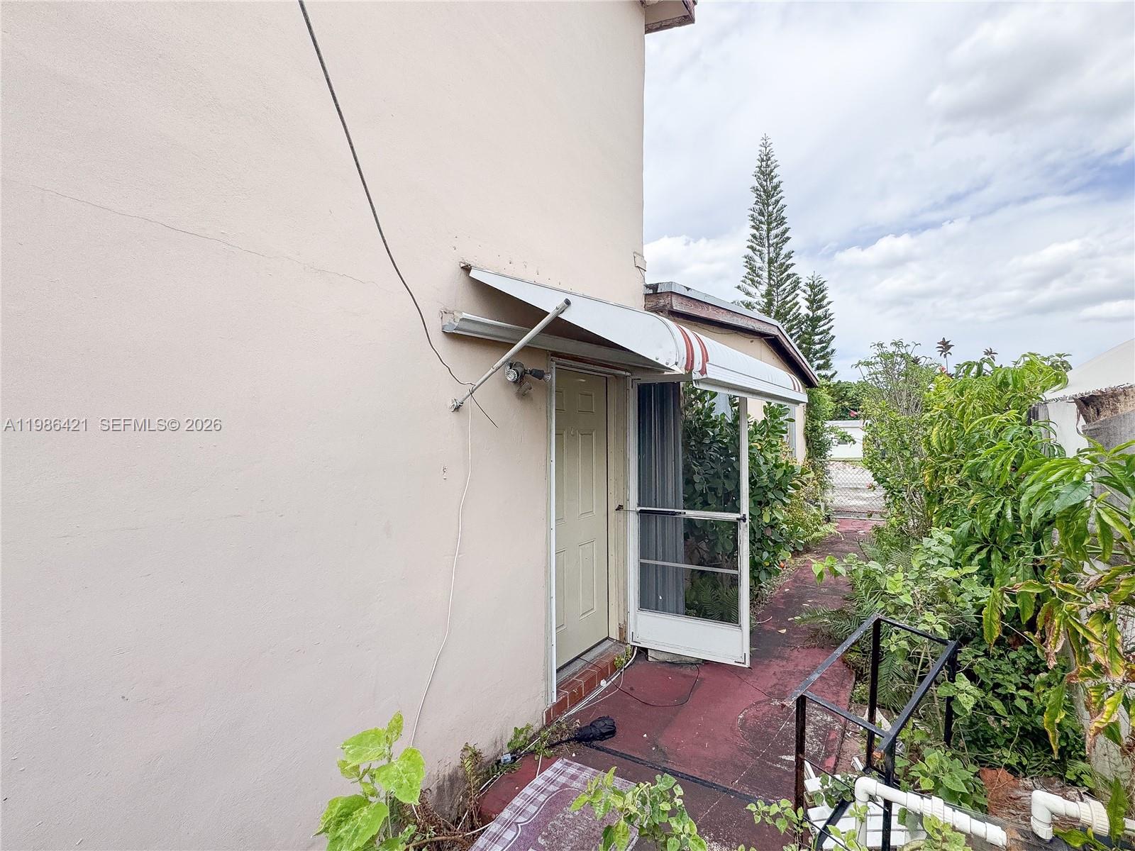 11430 SW 41st Ter, Miami FL 33165