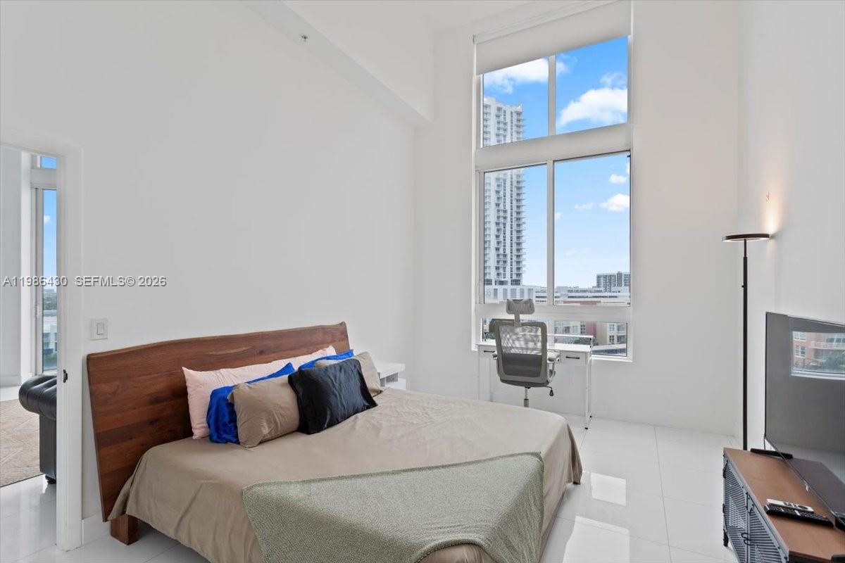 1900 N Bayshore Dr #1016, Miami FL 33132