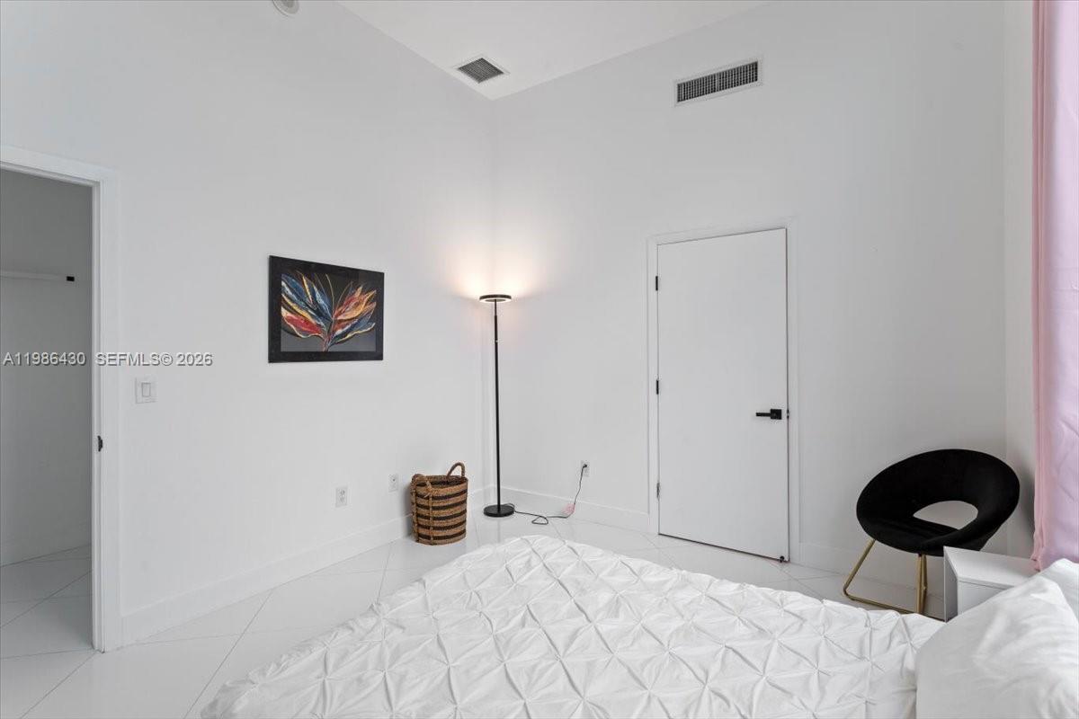 1900 N Bayshore Dr #1016, Miami FL 33132