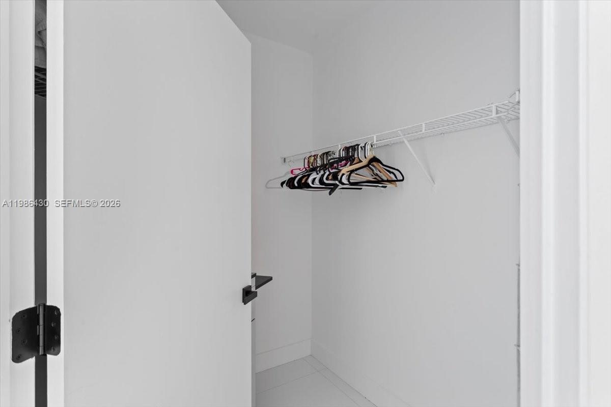 1900 N Bayshore Dr #1016, Miami FL 33132
