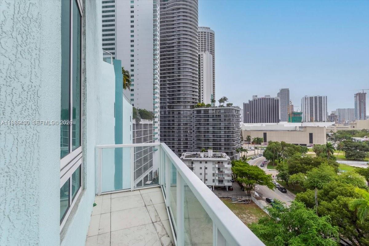 1900 N Bayshore Dr #1016, Miami FL 33132
