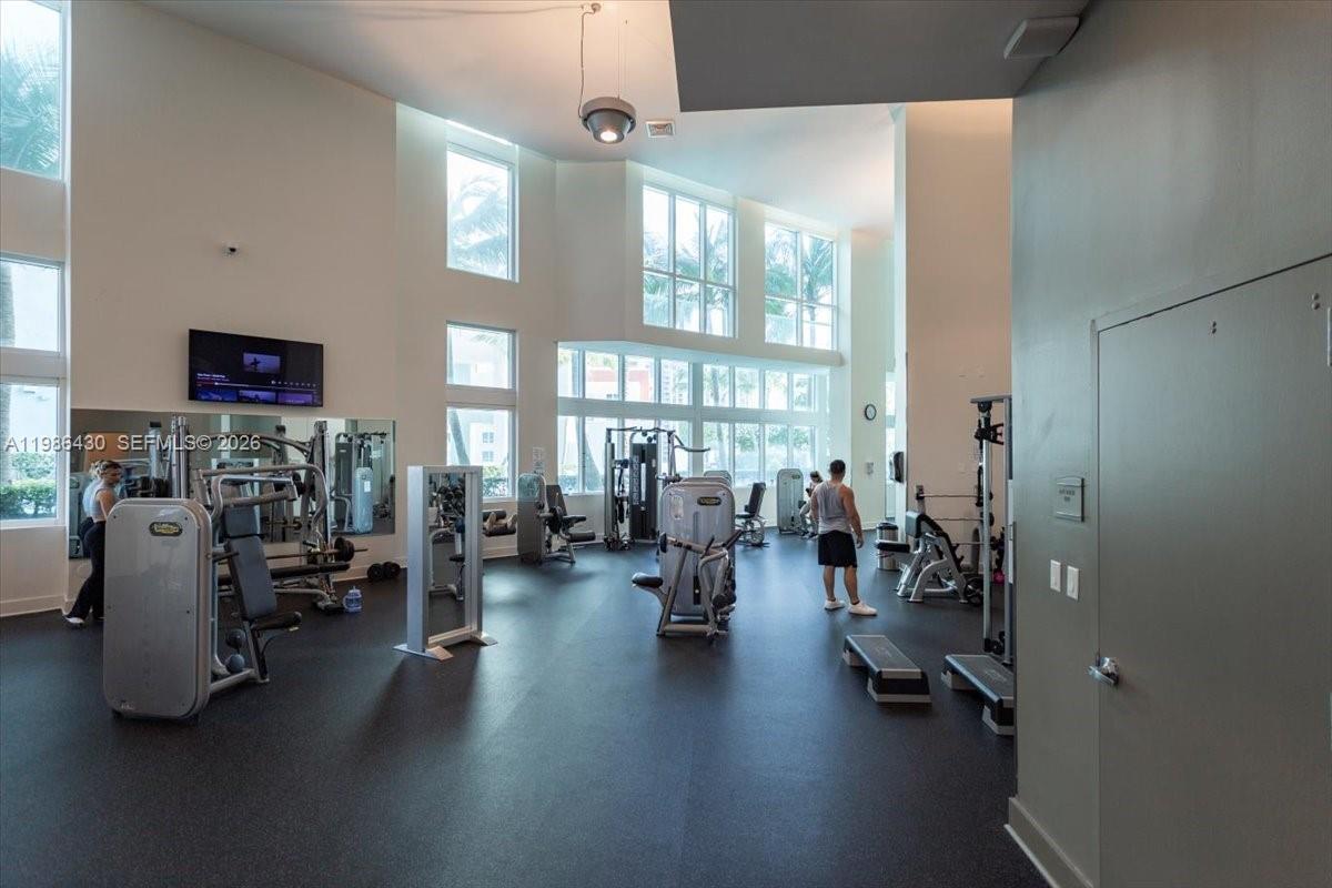 1900 N Bayshore Dr #1016, Miami FL 33132