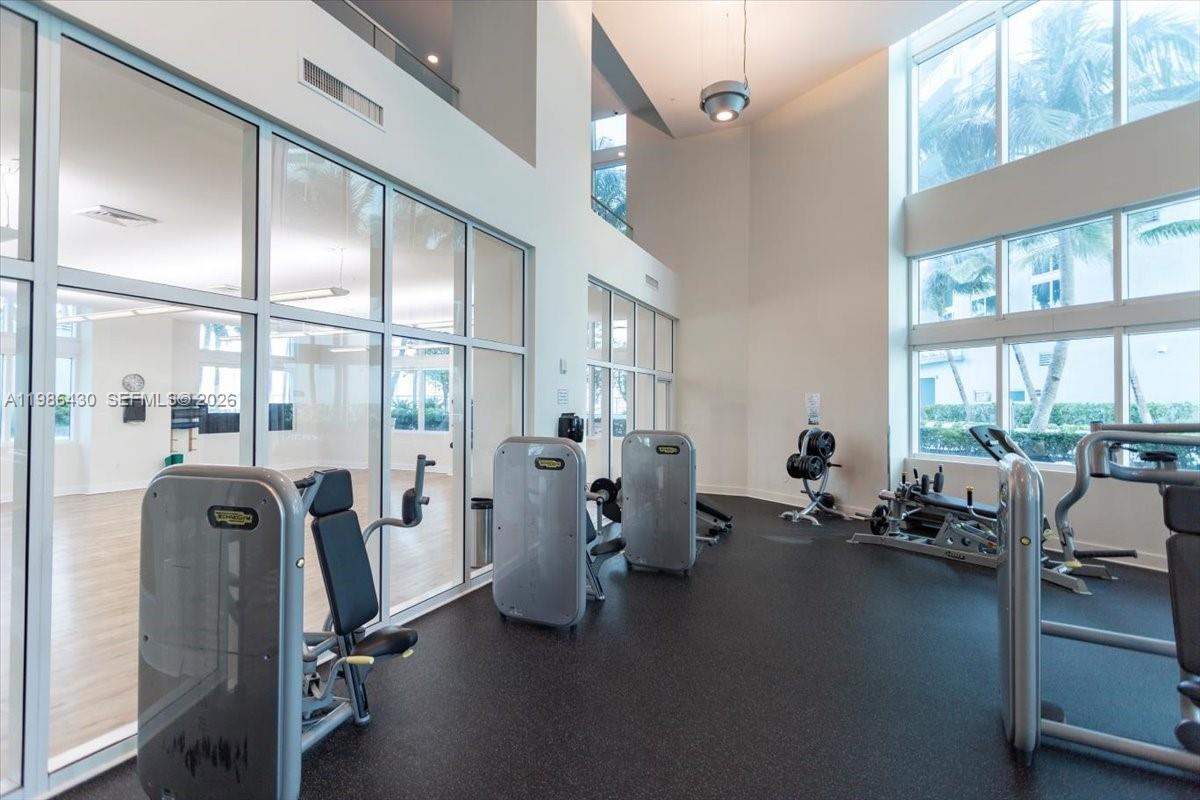 1900 N Bayshore Dr #1016, Miami FL 33132