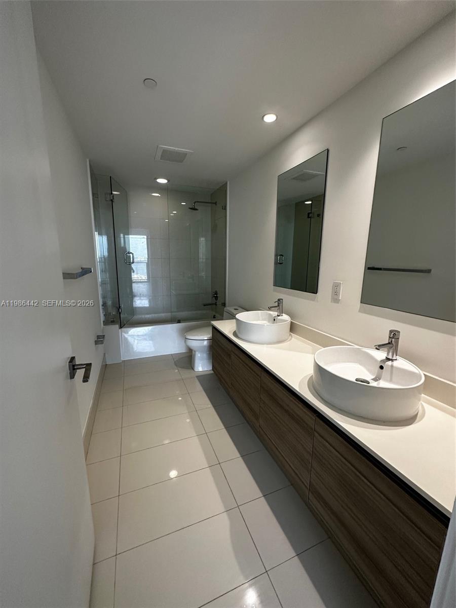121 NE 34th St #2707, Miami FL 33137