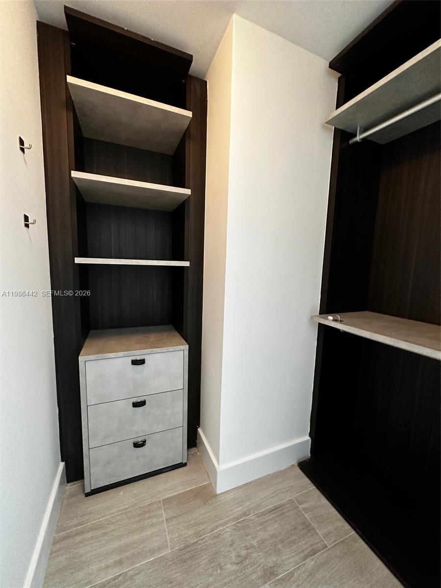 121 NE 34th St #2707, Miami FL 33137