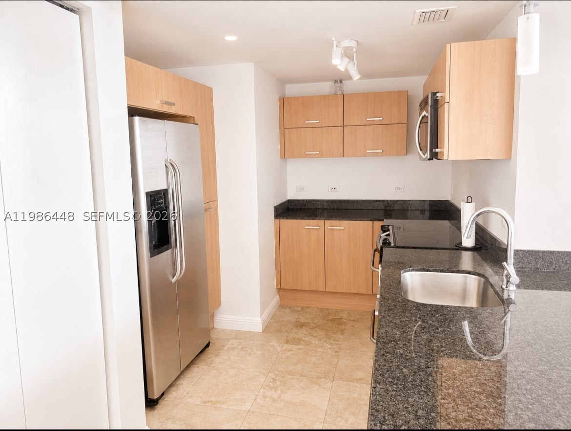 350 S Miami Ave #3904, Miami FL 33130