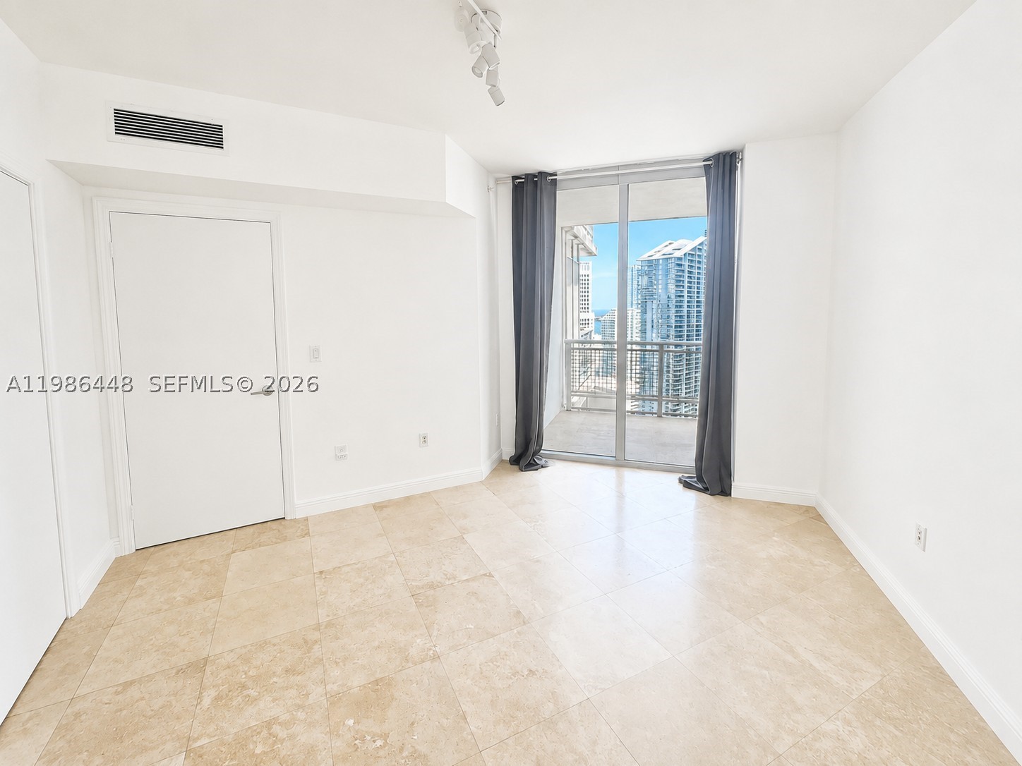 350 S Miami Ave #3904, Miami FL 33130