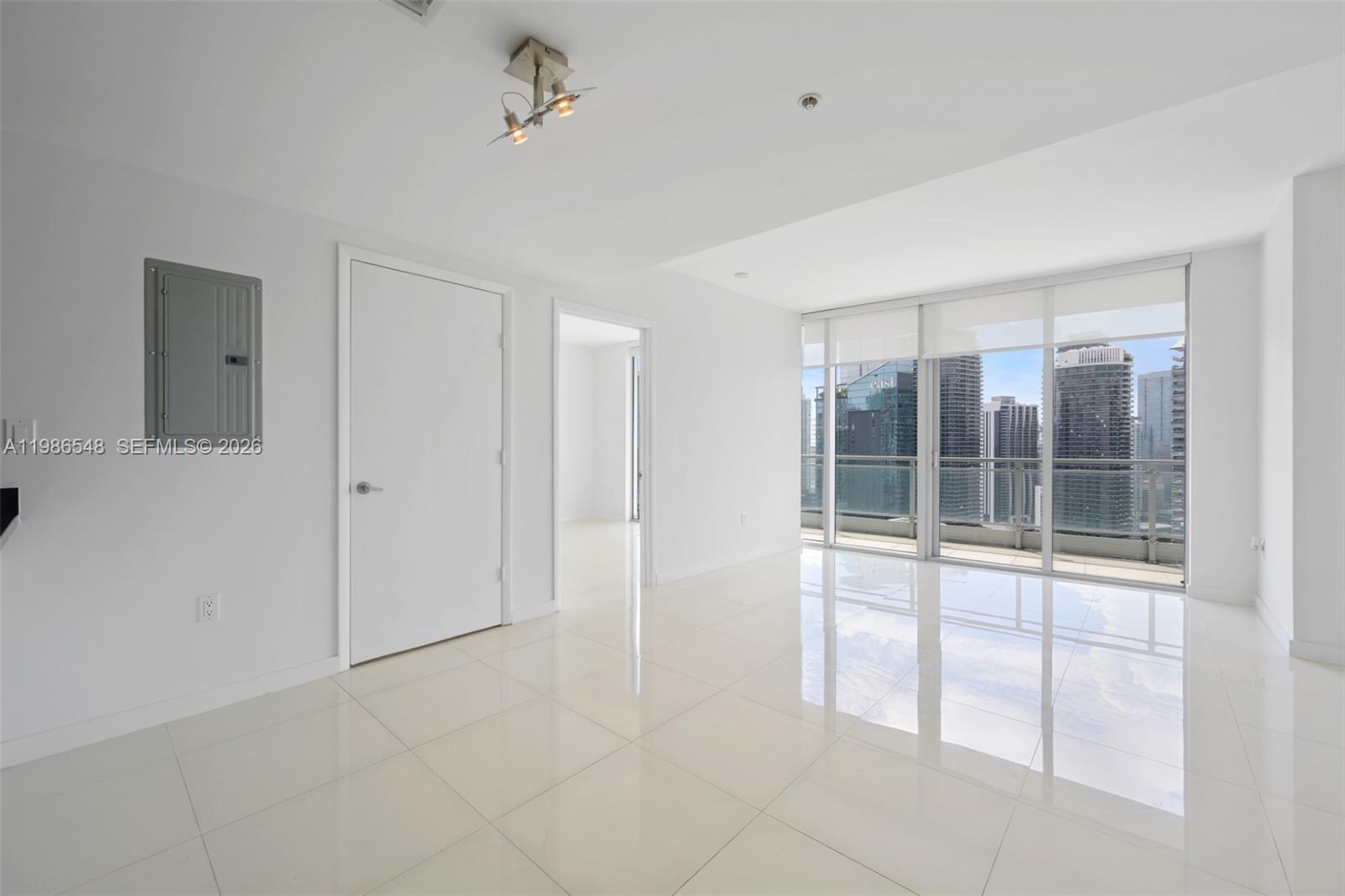 92 SW 3rd St #3902, Miami FL 33130