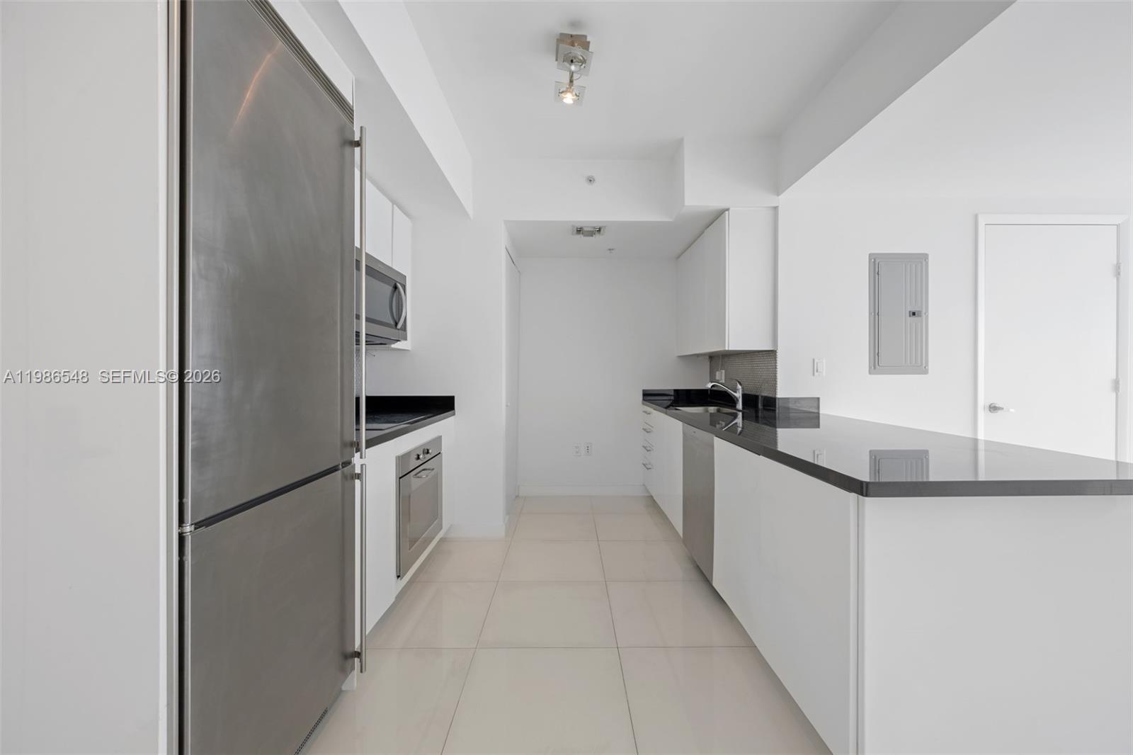 92 SW 3rd St #3902, Miami FL 33130