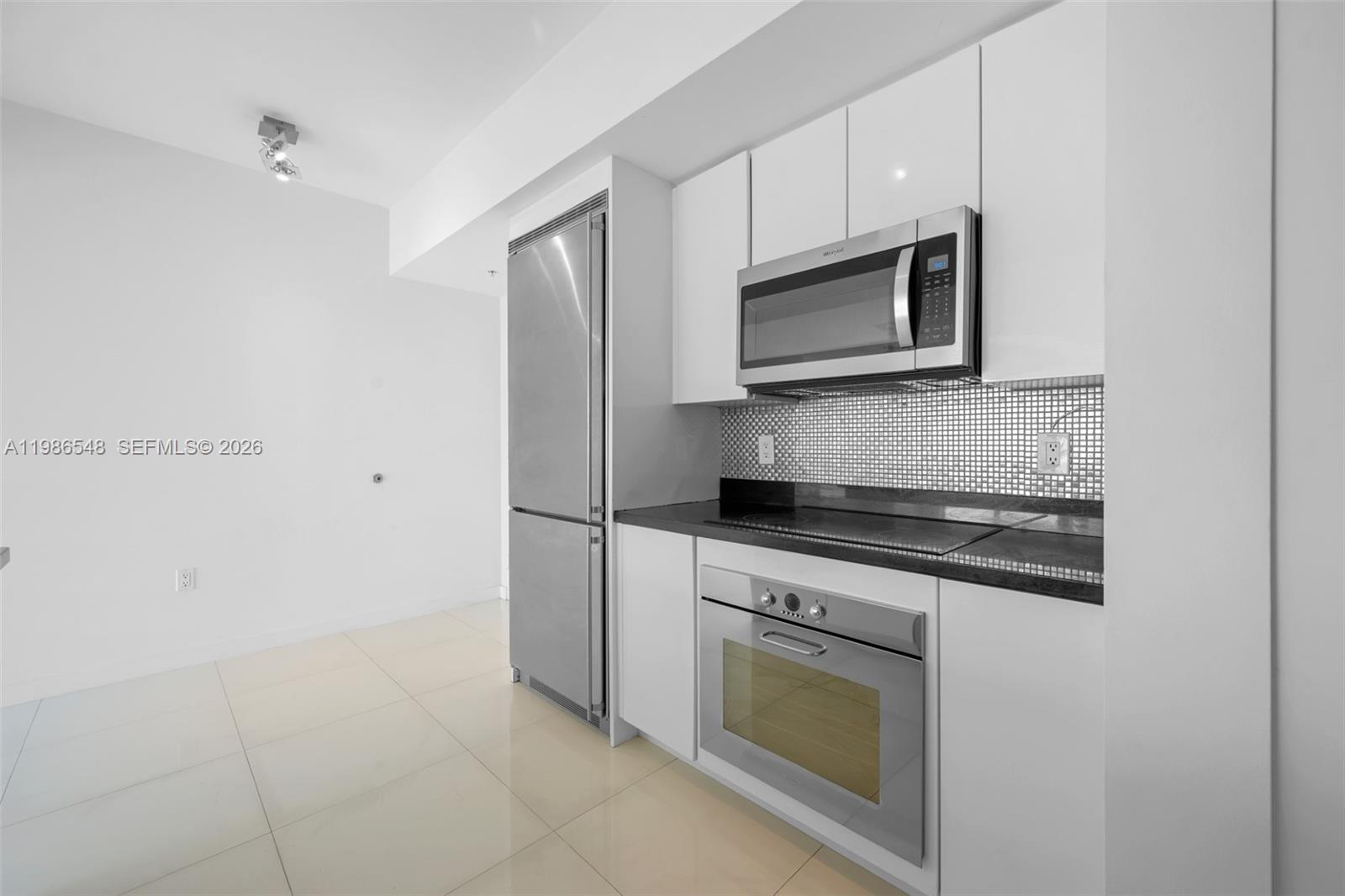 92 SW 3rd St #3902, Miami FL 33130
