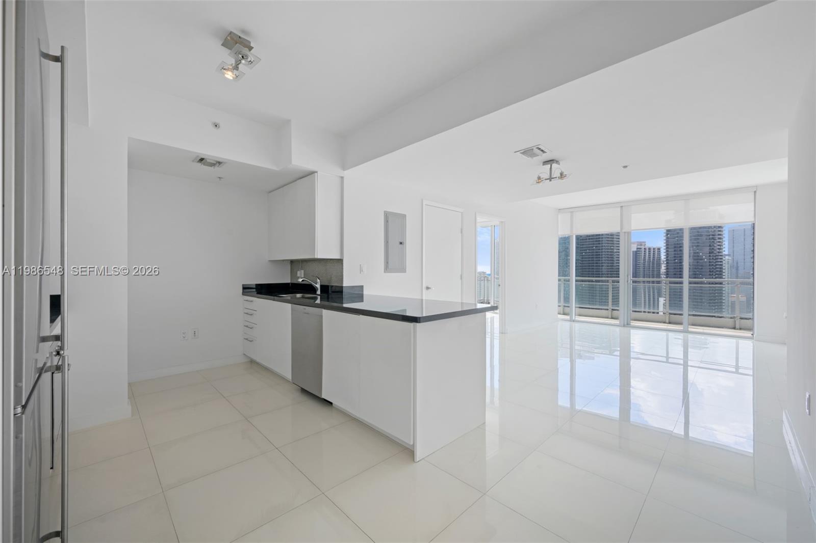92 SW 3rd St #3902, Miami FL 33130