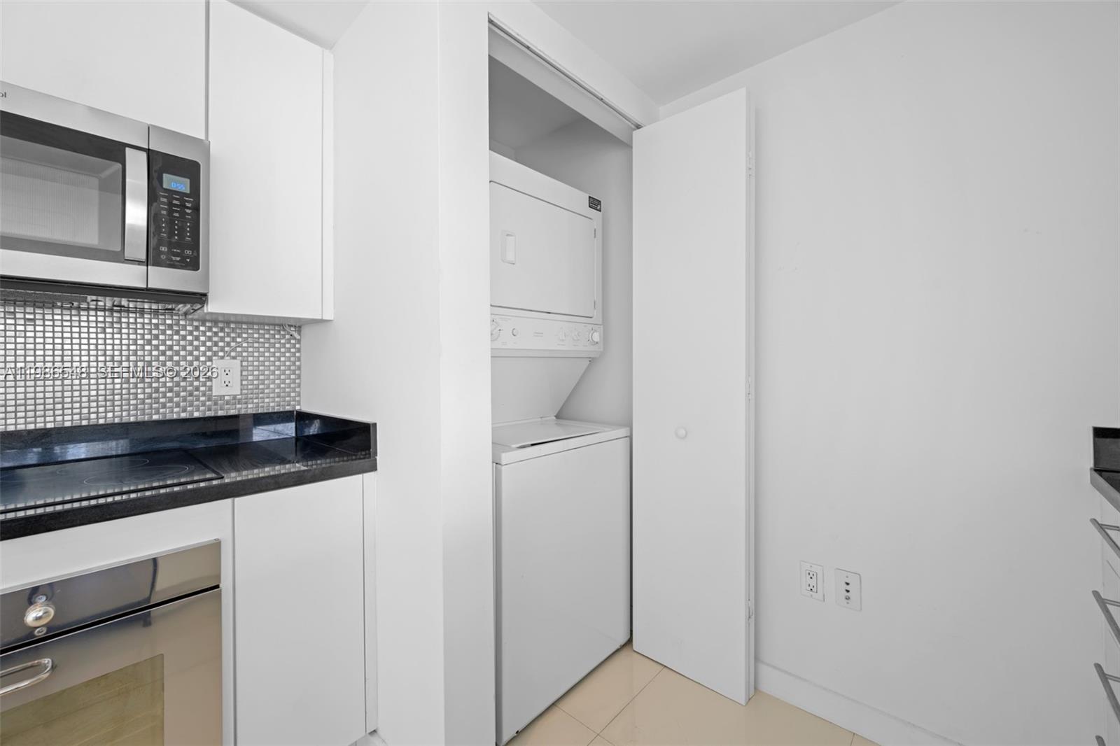 92 SW 3rd St #3902, Miami FL 33130