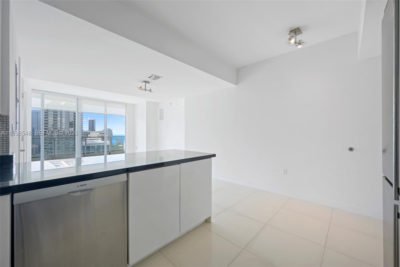 92 SW 3rd St #3902, Miami FL 33130