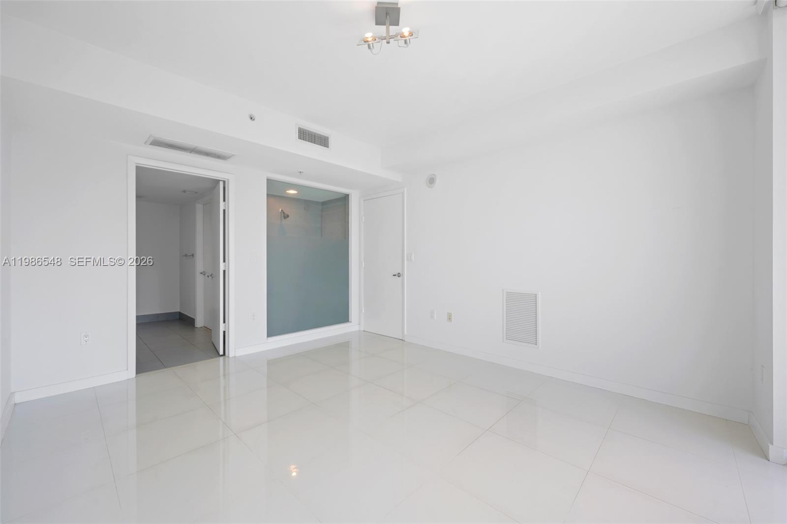 92 SW 3rd St #3902, Miami FL 33130