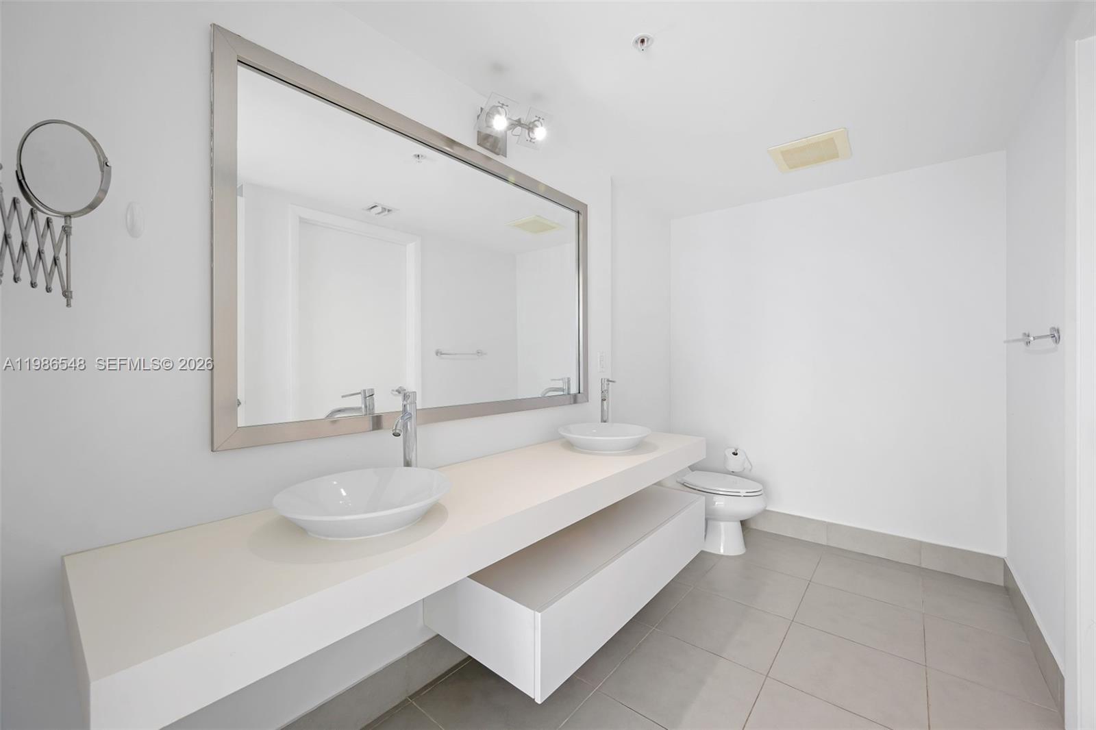 92 SW 3rd St #3902, Miami FL 33130