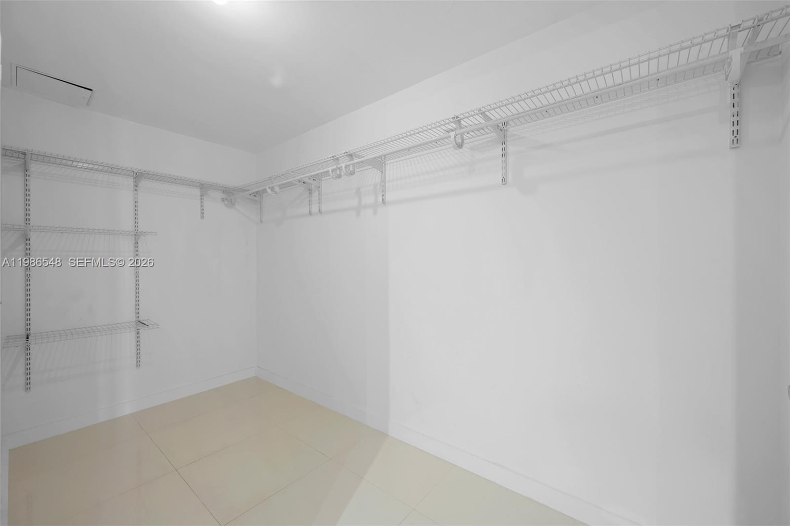 92 SW 3rd St #3902, Miami FL 33130