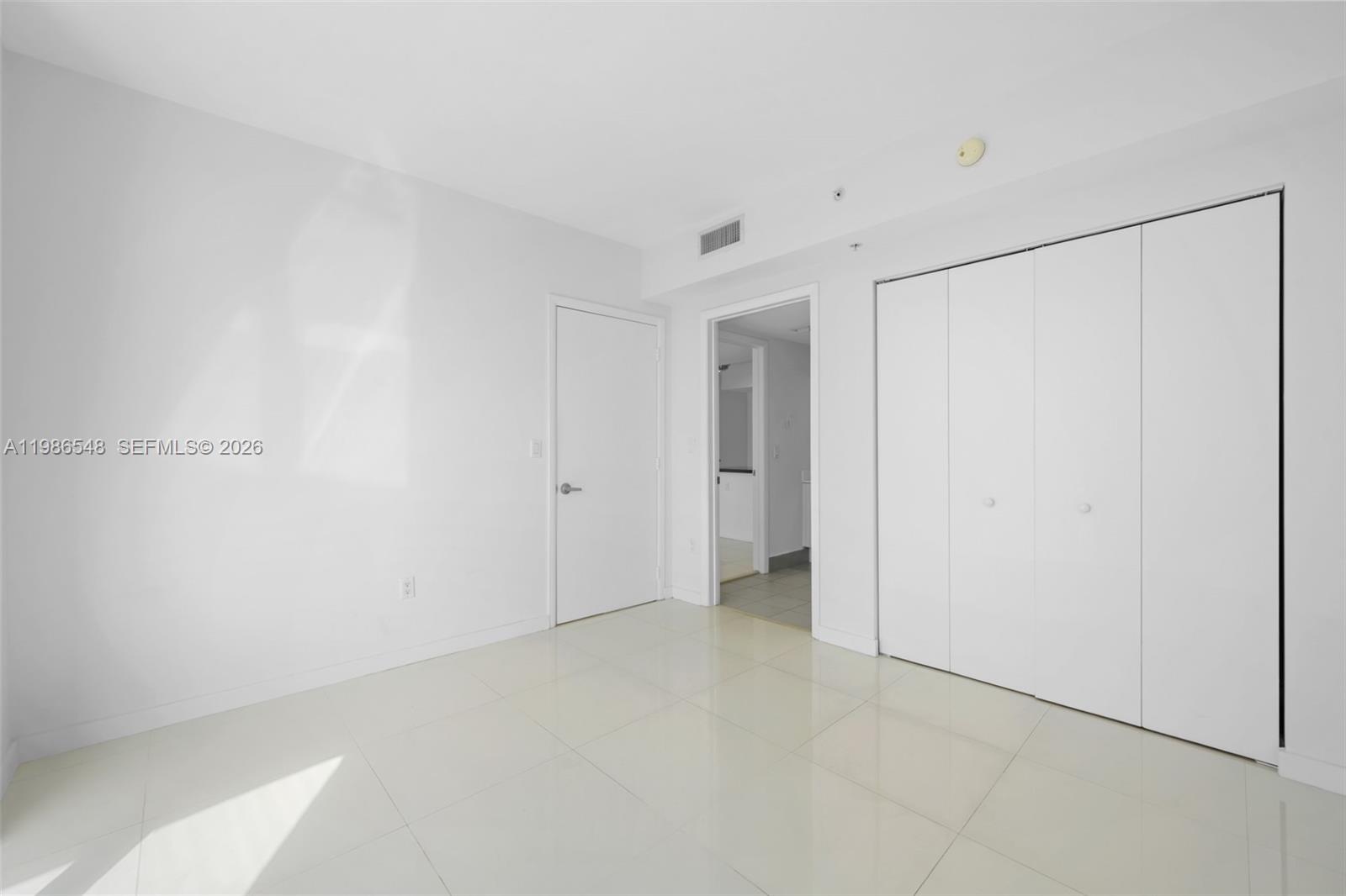 92 SW 3rd St #3902, Miami FL 33130