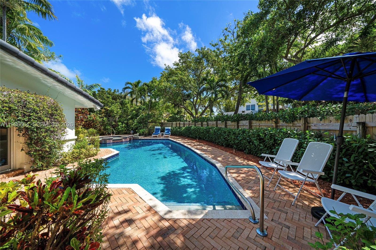 269 Cranwood Dr, Key Biscayne FL 33149