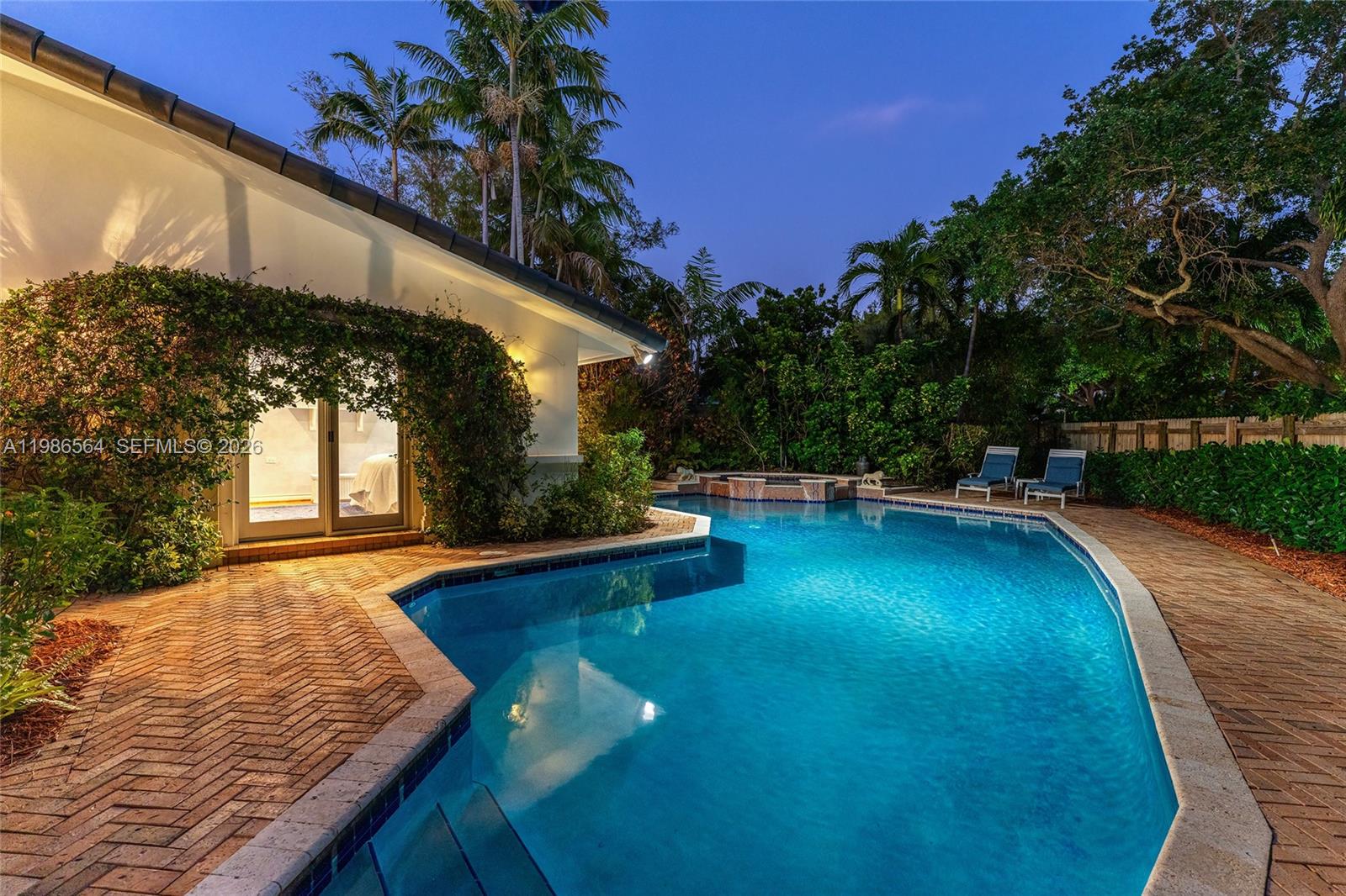 269 Cranwood Dr, Key Biscayne FL 33149