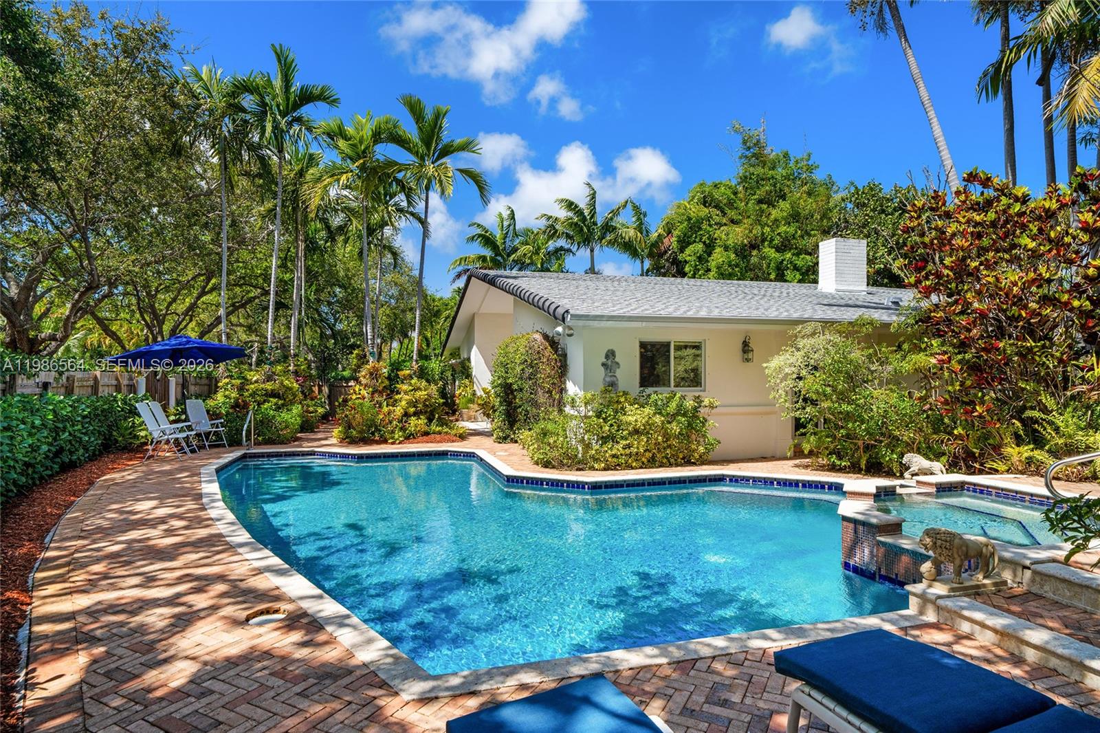 269 Cranwood Dr, Key Biscayne FL 33149