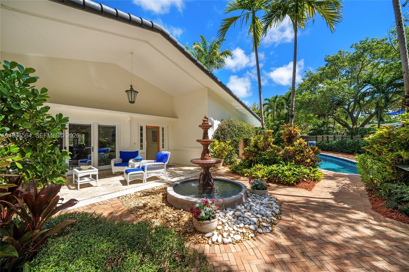 269 Cranwood Dr, Key Biscayne FL 33149