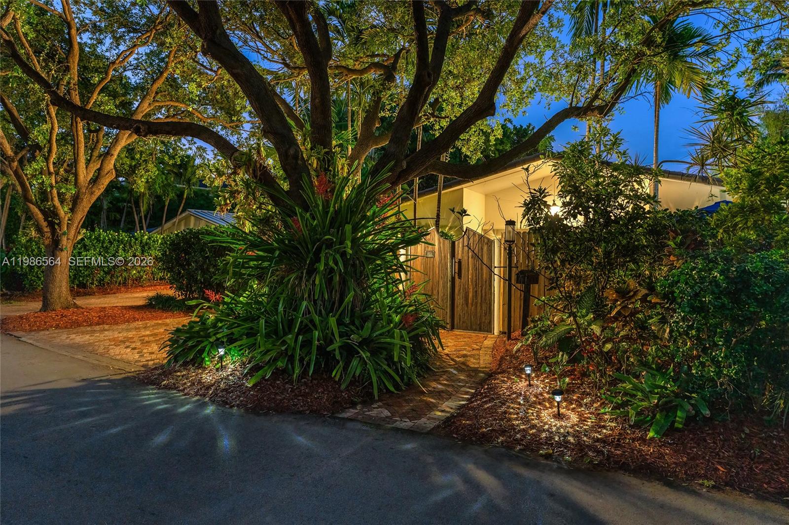 269 Cranwood Dr, Key Biscayne FL 33149