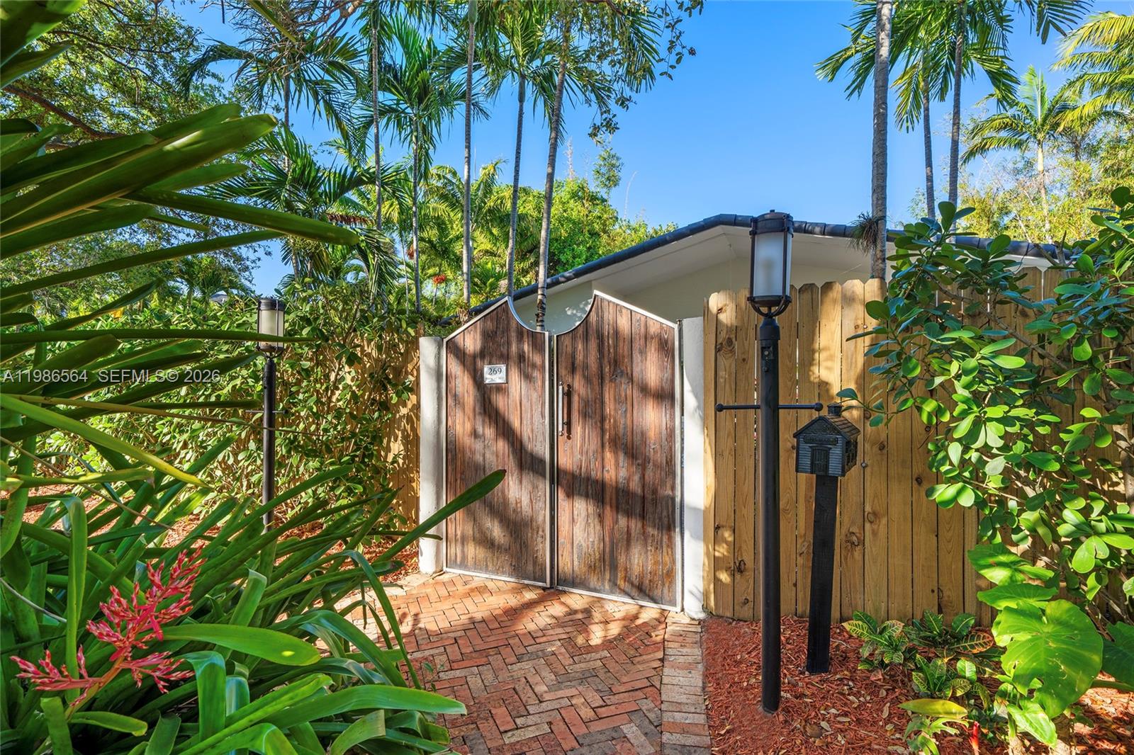 269 Cranwood Dr, Key Biscayne FL 33149