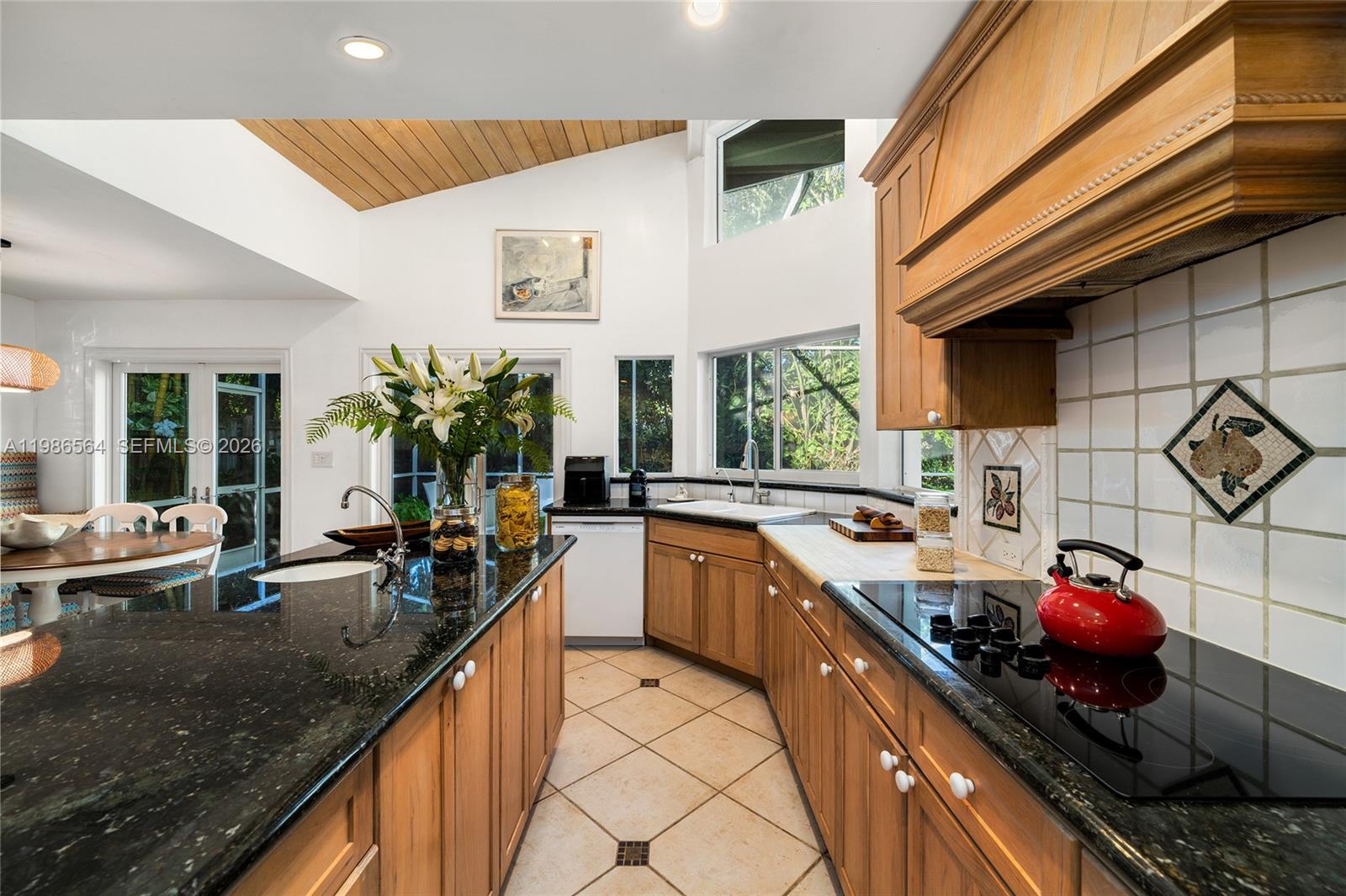 269 Cranwood Dr, Key Biscayne FL 33149