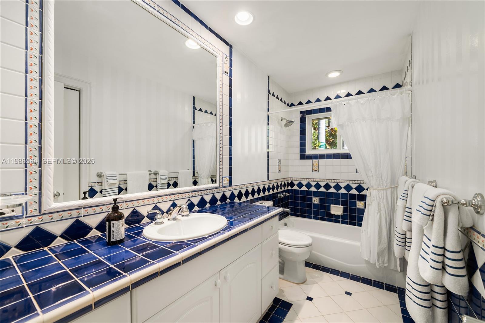 269 Cranwood Dr, Key Biscayne FL 33149