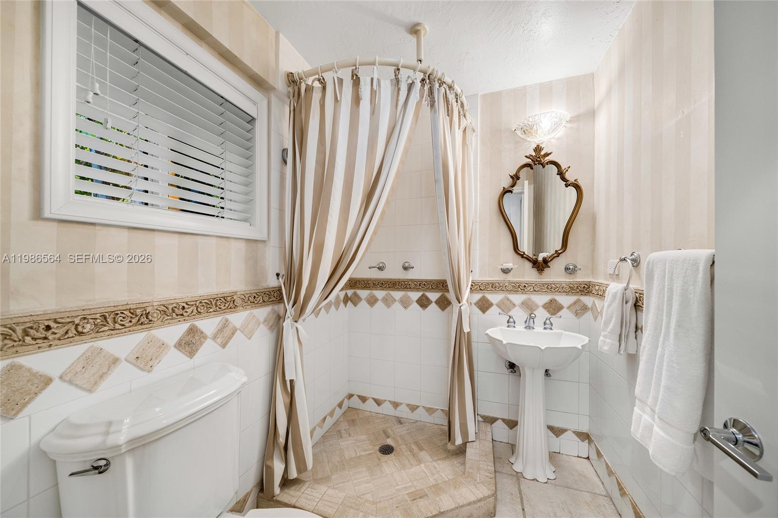 269 Cranwood Dr, Key Biscayne FL 33149