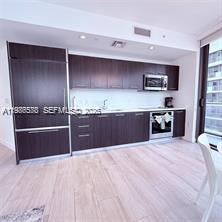 55 SW 9th St #3903, Miami FL 33130